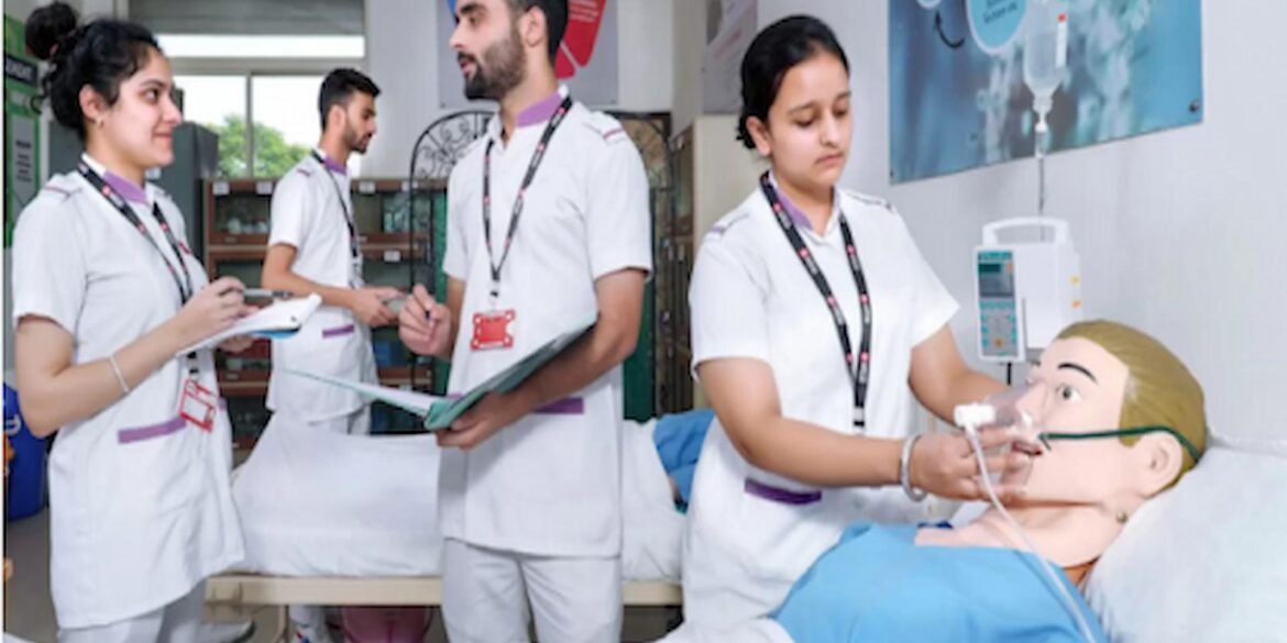 Nursing Assistant Course in Dubai- Find a Well-Paying Job